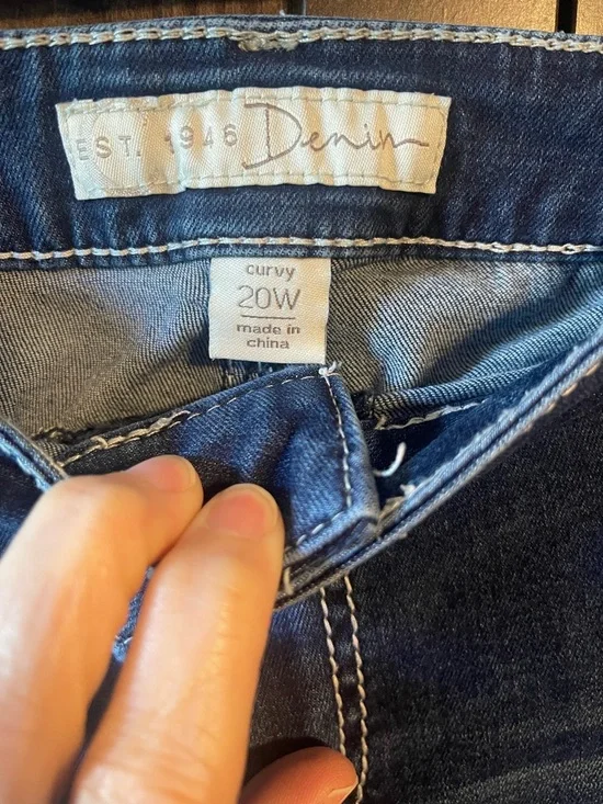 Cato Dark Wash Denim Capri Jeans - Picture 6 of 6